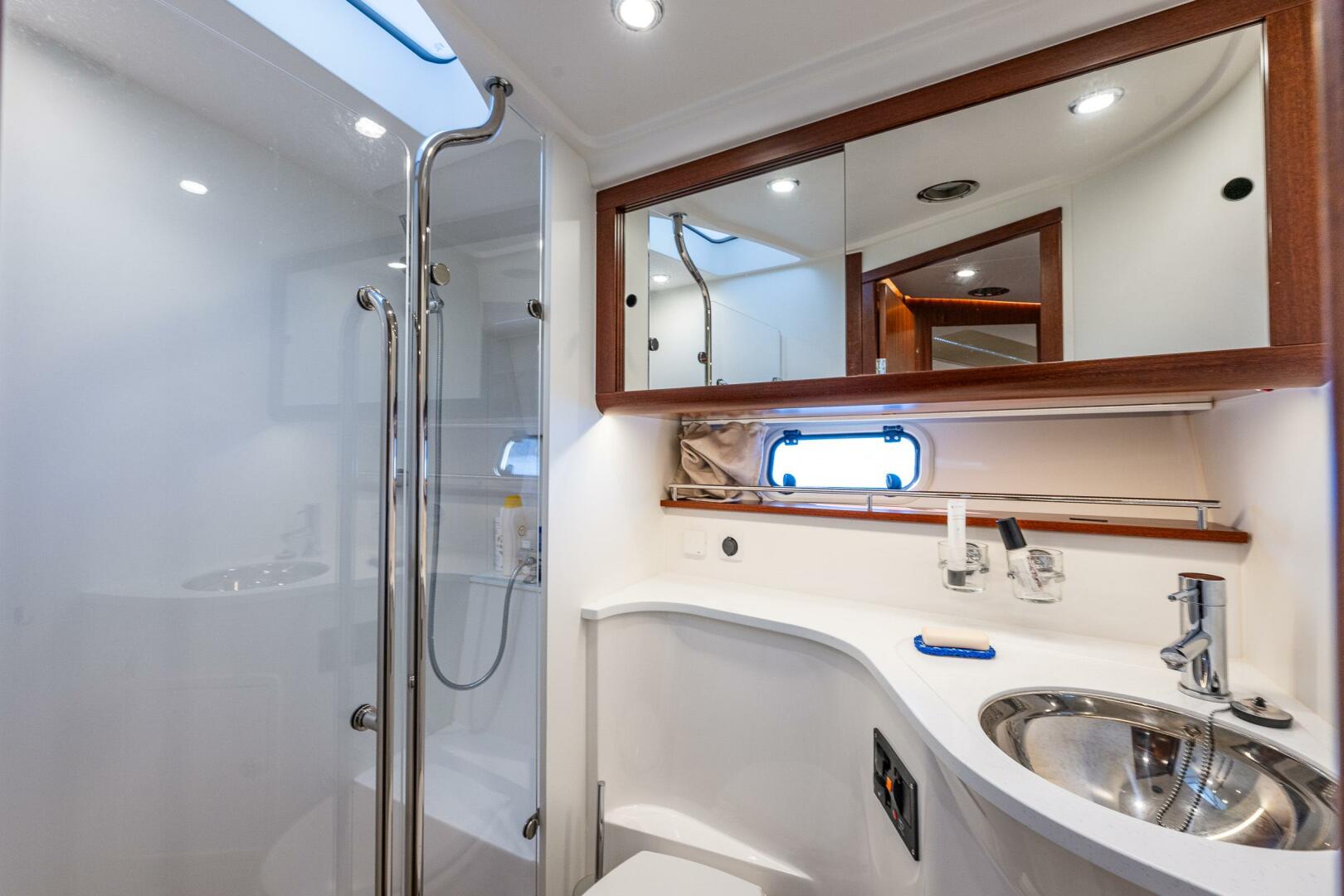 2023 Nimbus 405 Flybridge - Image 29