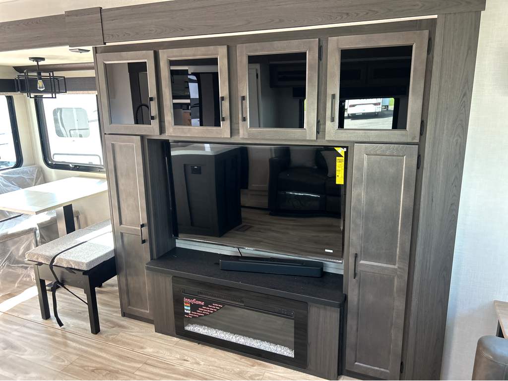 2026 VENTURE RV SPORTTREK 343VIK - Image 13
