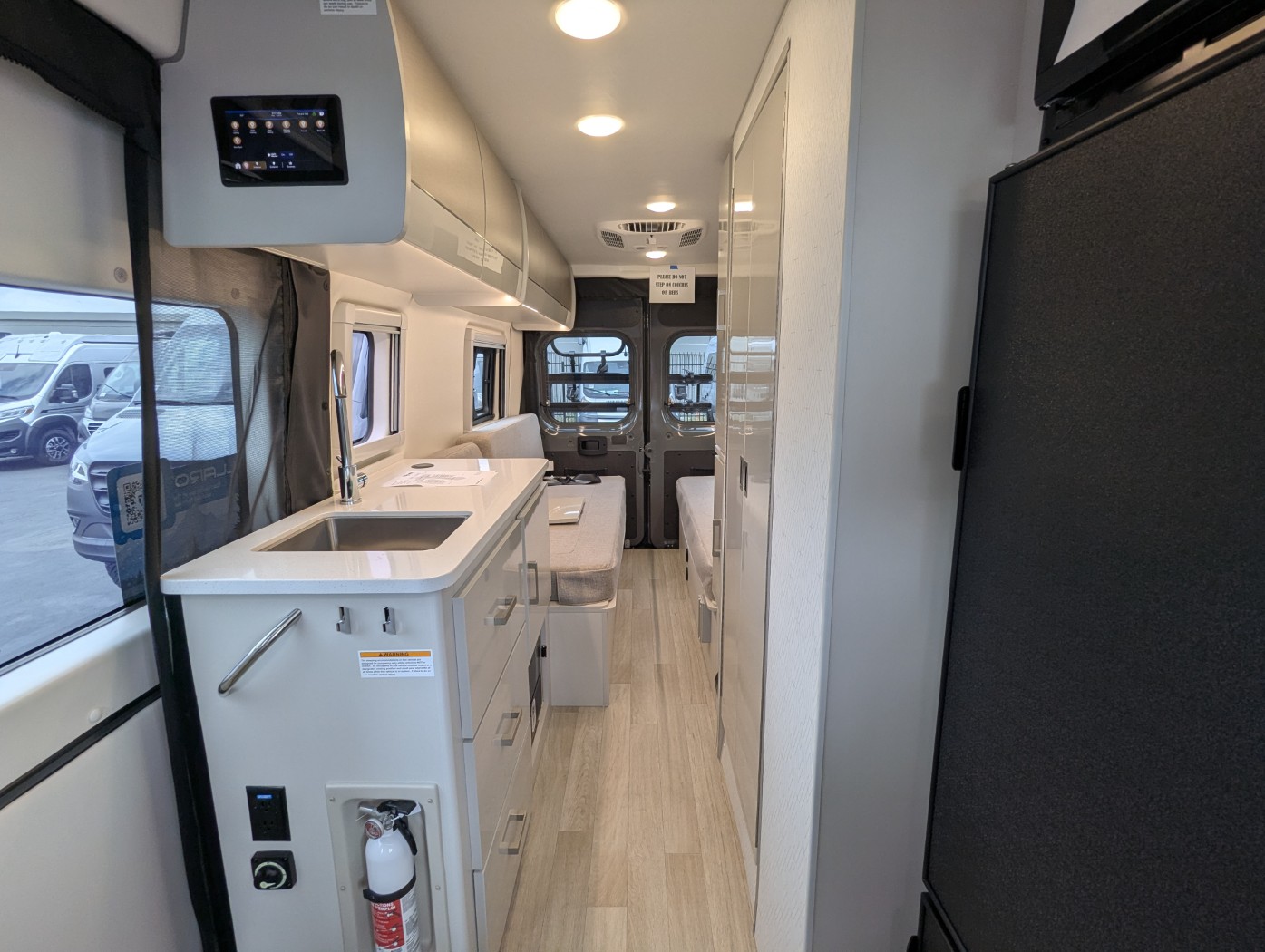 2027 Thor Motor Coach Tellaro 20U - Image 15