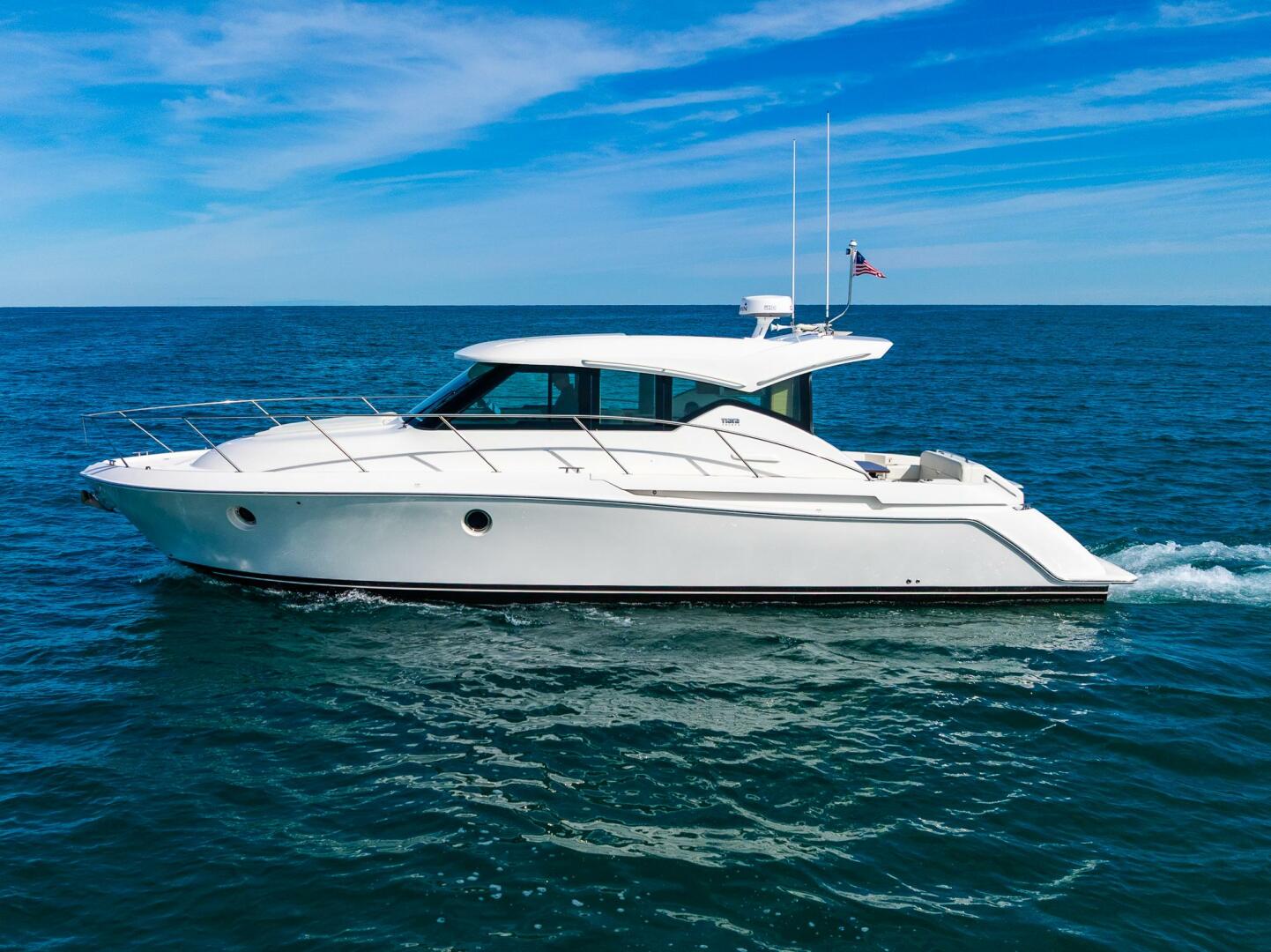 2022 Tiara Yachts 39 Coupe - Image 3