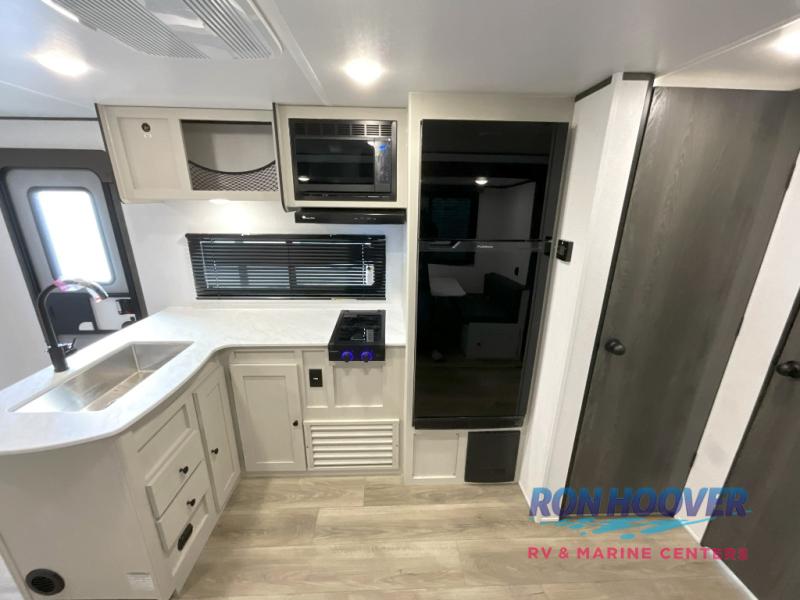 2025 COACHMEN 24RB - Image 11