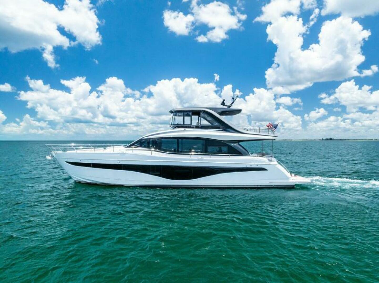 2024 Princess Y72 Motor Yacht - Image 13