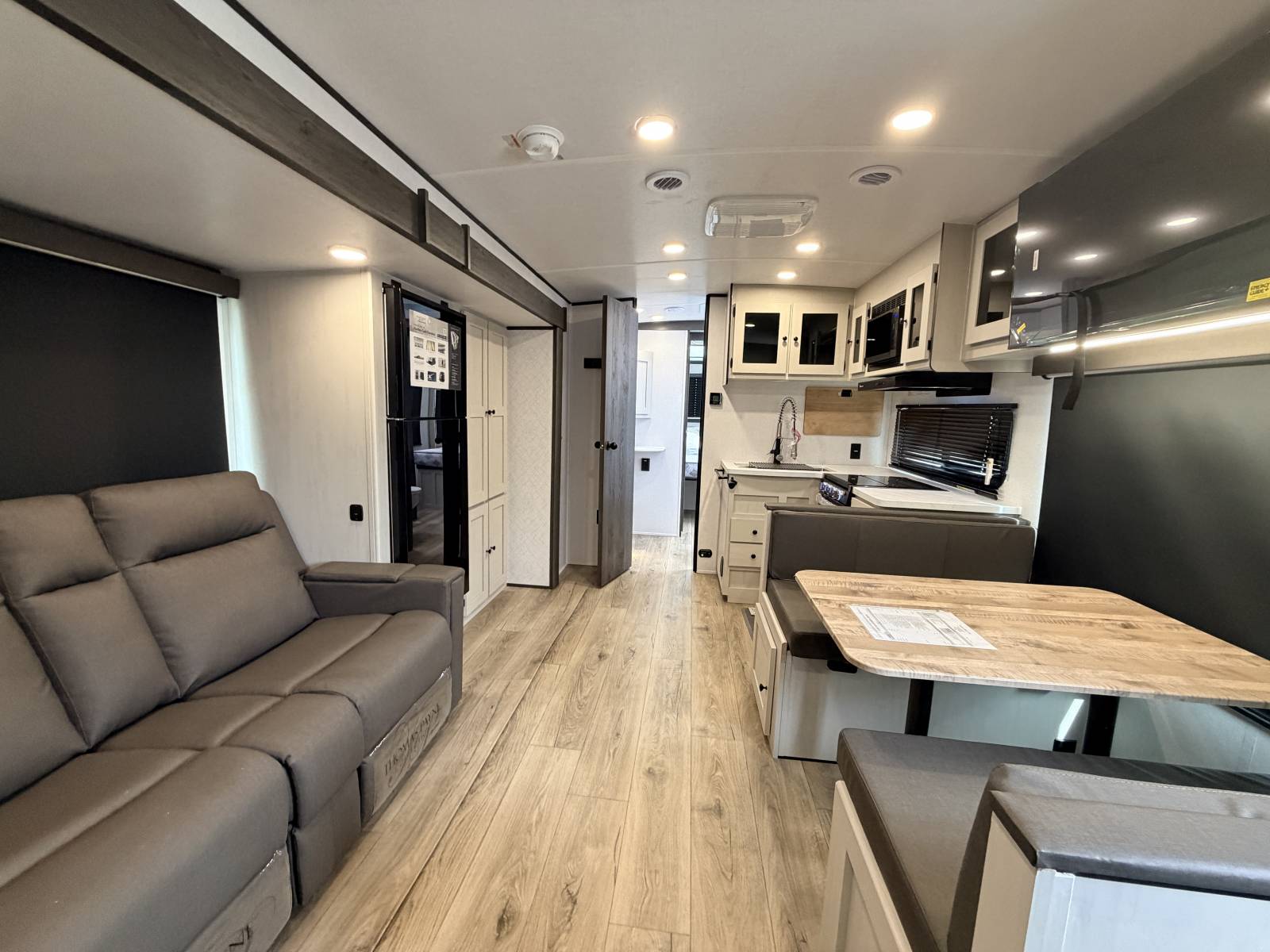 2026 Coachmen Northern Spirit 3070BH - Image 9