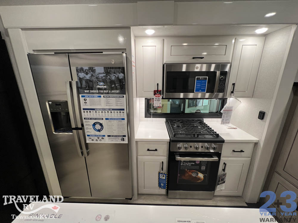 2026 Jayco Pinnacle 39FLOK - Image 13