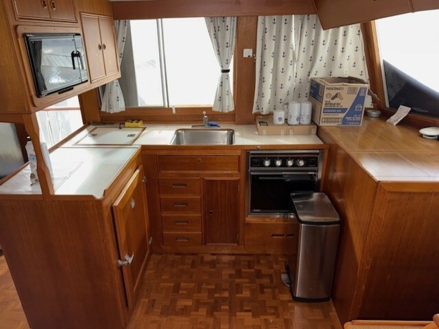 1990 Grand Banks Classic - Image 16