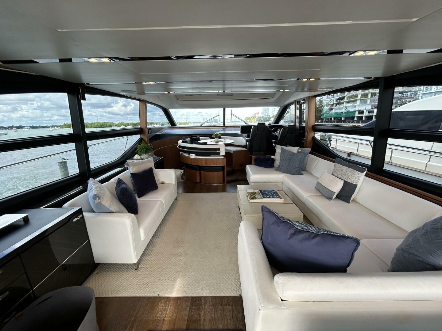 2014 Princess S72 - Image 10