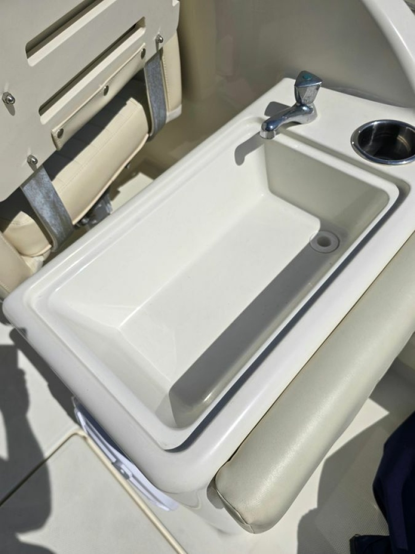 2008 Hydra-Sports 2200 DC - Image 15