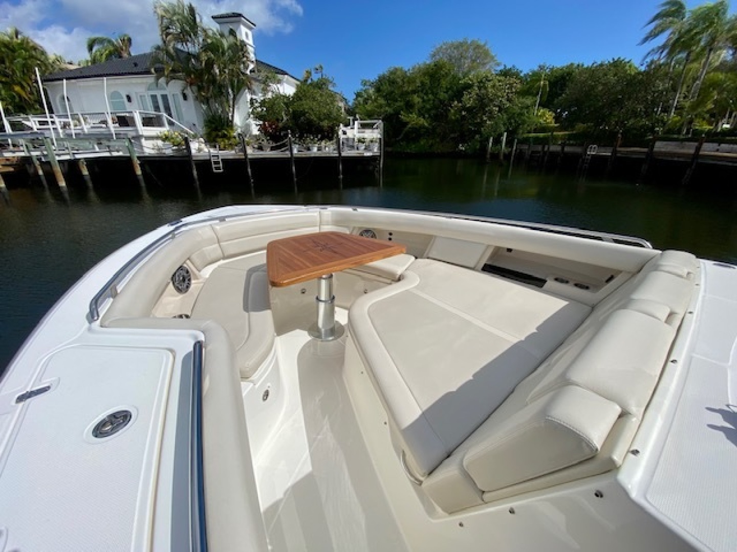 2020 Boston Whaler 380 Realm - Image 4