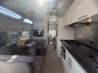 2026 AIRSTREAM CLASSIC 28RBT - Image 13