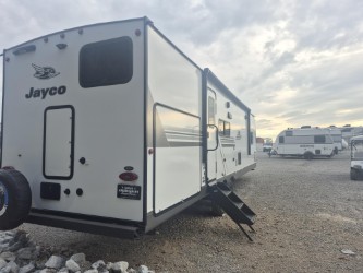 2027 JAYCO JAY FLIGHT 295TBS - Image 3