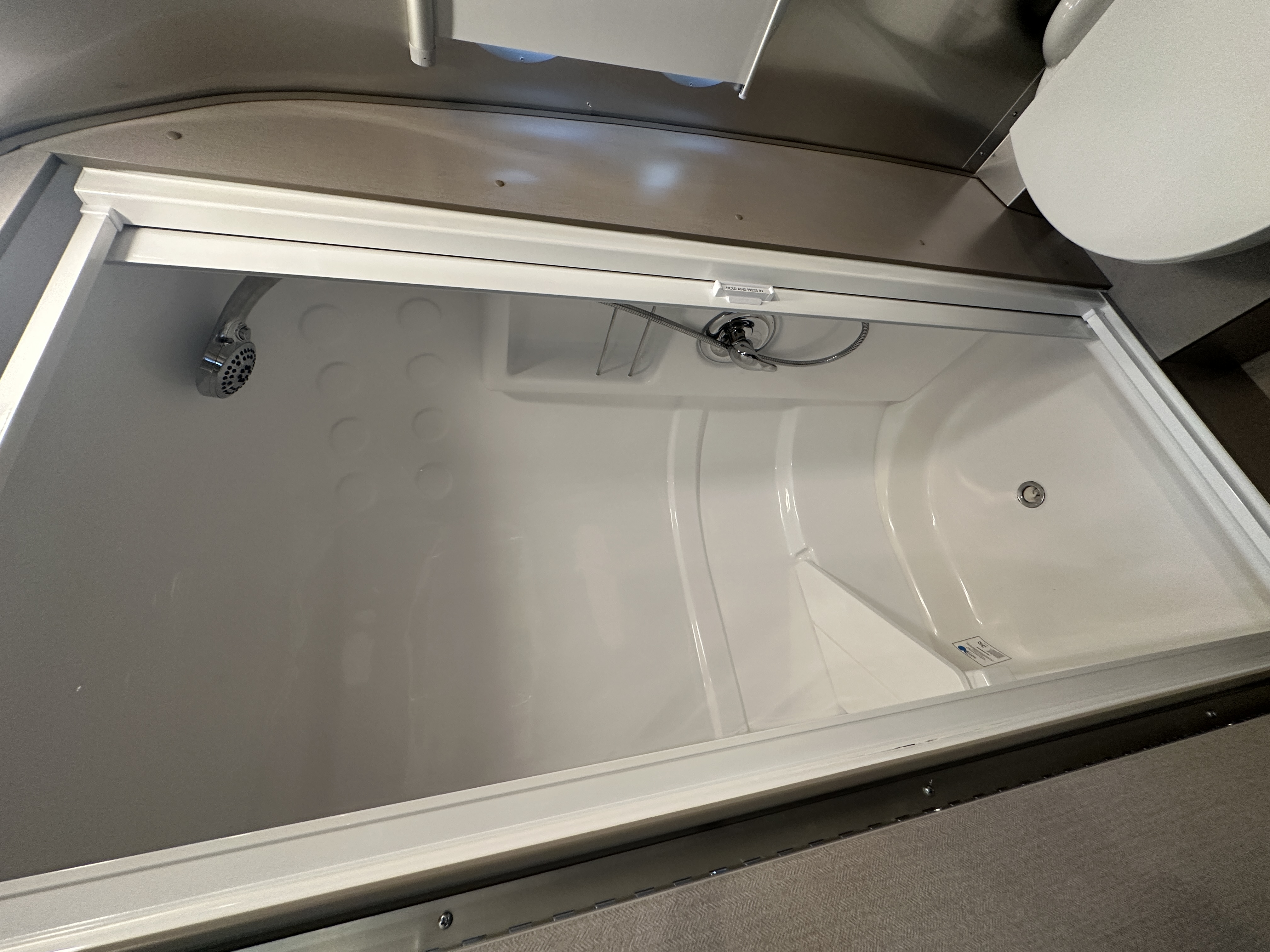 2027 Airstream Caravel 20FB - Image 21