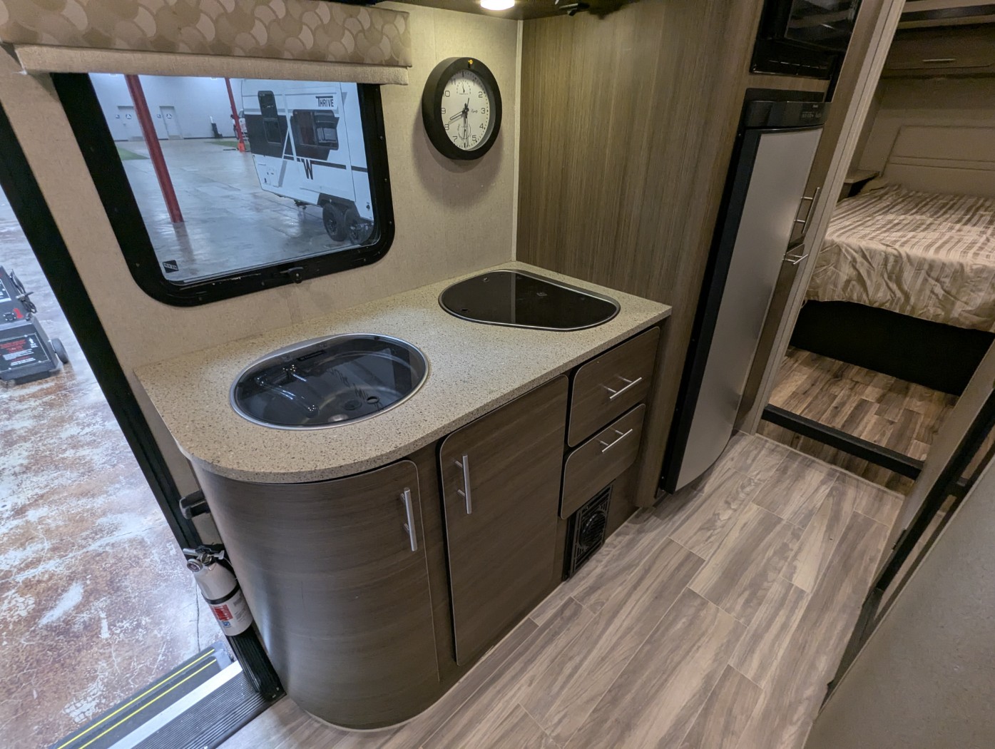 2015 RENEGADE Villagio 25QRS - Image 13