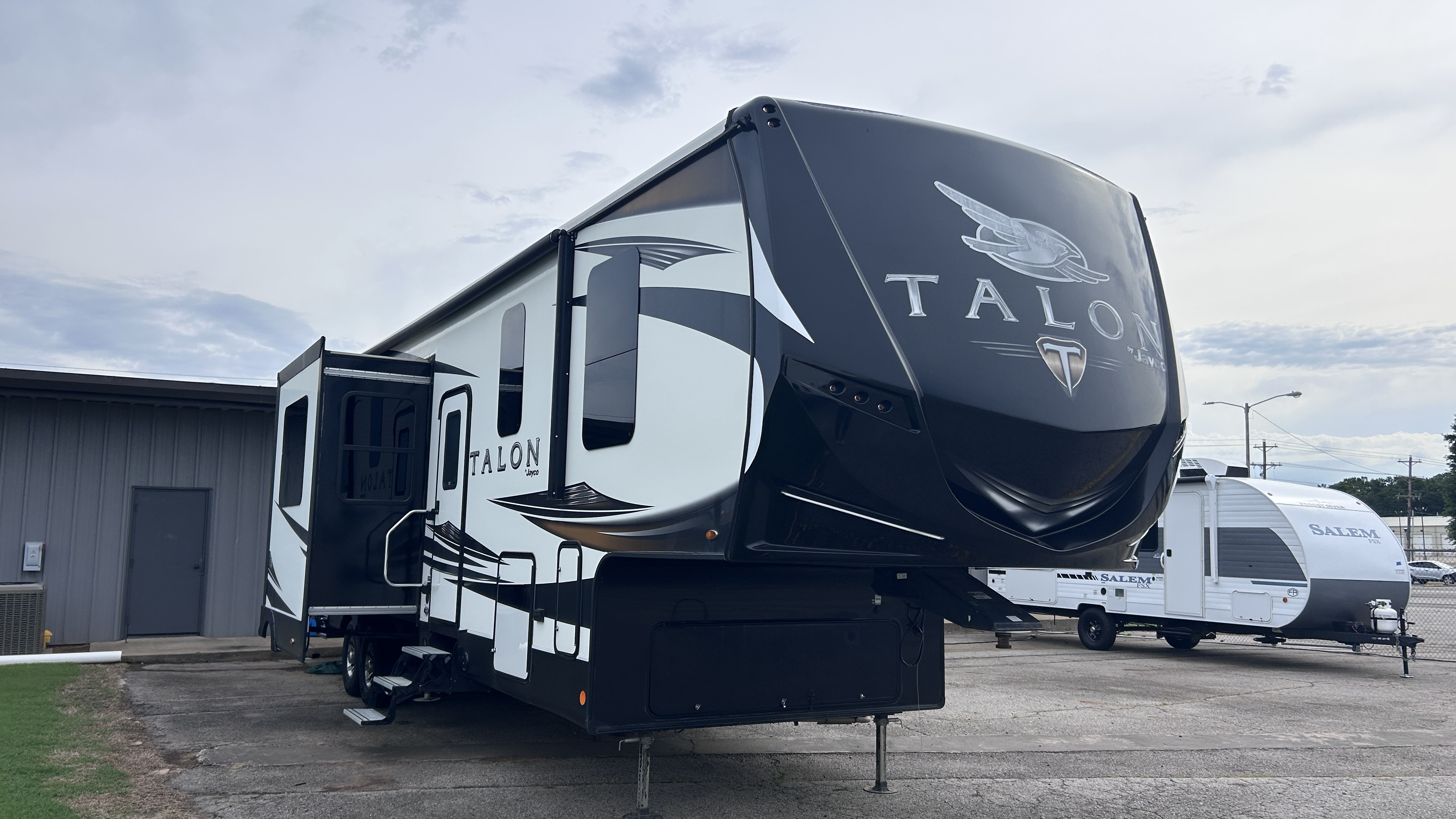 2019 Jayco Talon 403T - Image 1