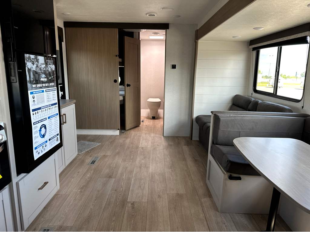 2027 JAYCO JAY FLIGHT 330TBS - Image 18