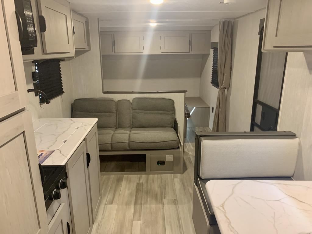 2025 COACHMEN 26BH - Image 23