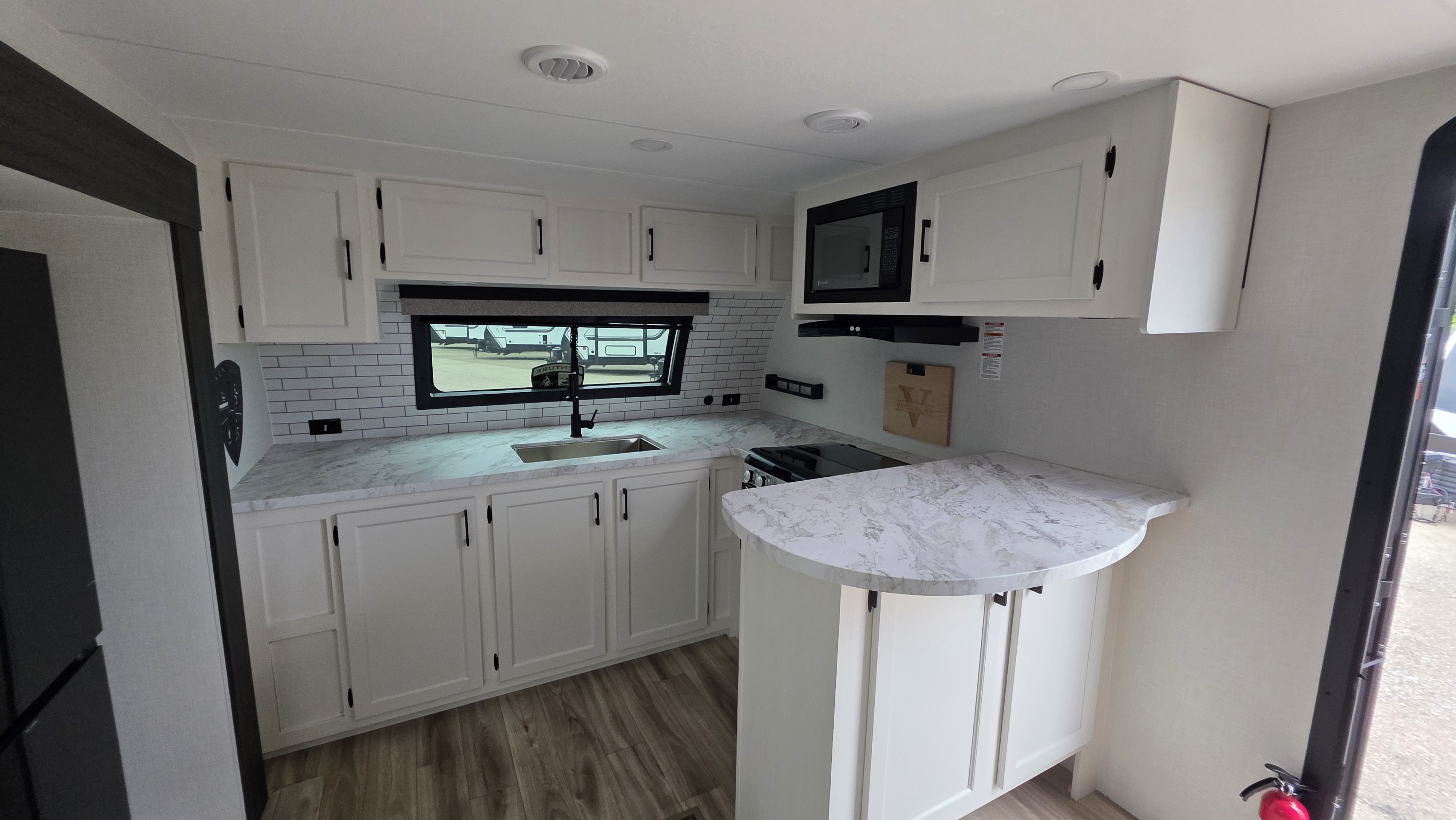 2027 VENTURE RV STRATUS 262VFK - Image 16