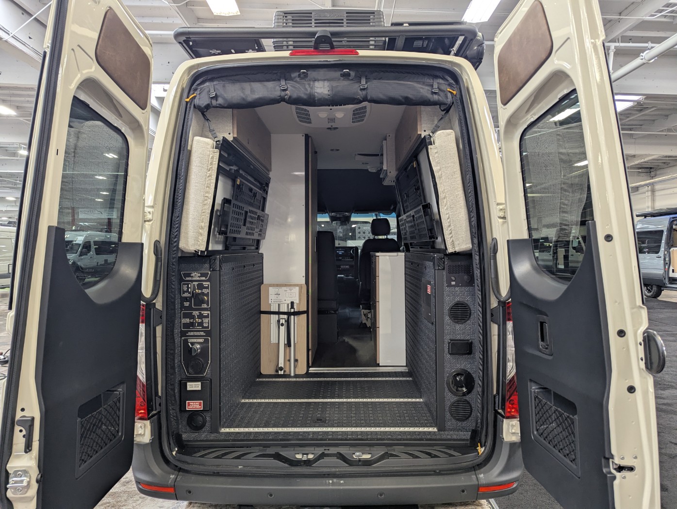 2026 Storyteller Overland CLASSIC MODE XO - Image 7