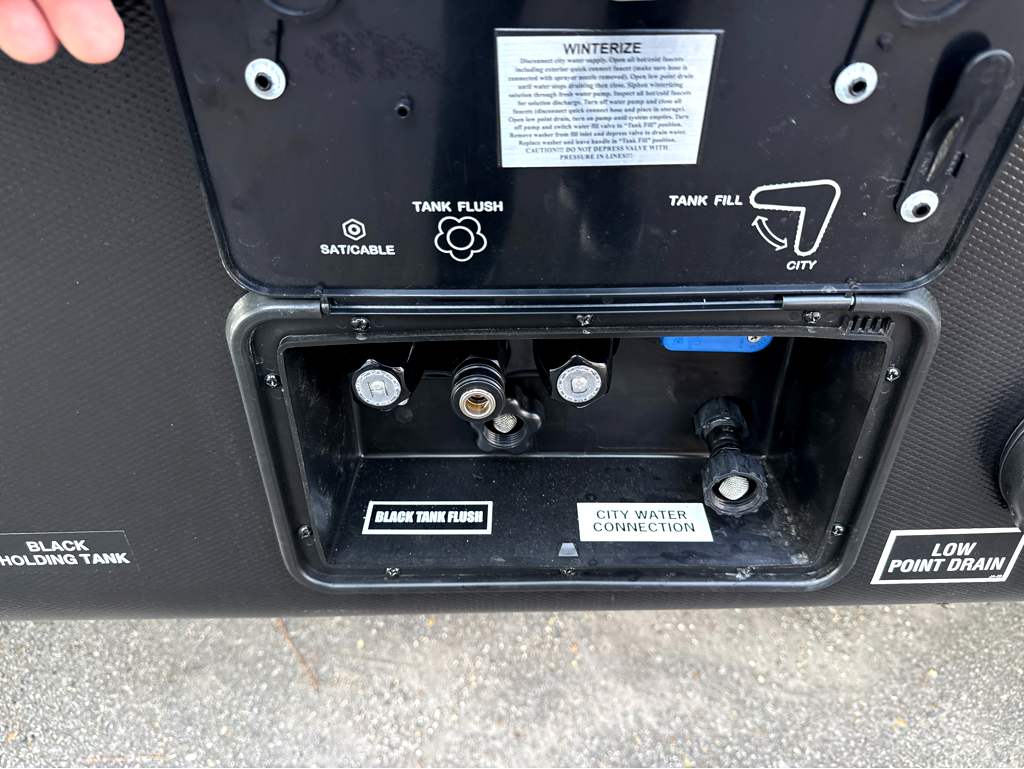 2027 JAYCO SEISMIC 265 - Image 6