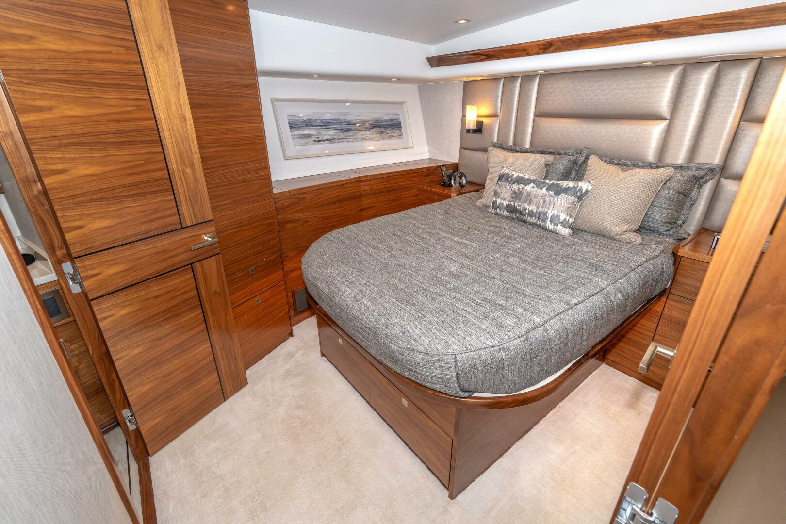 2025 Viking 90 Convertible - Image 46