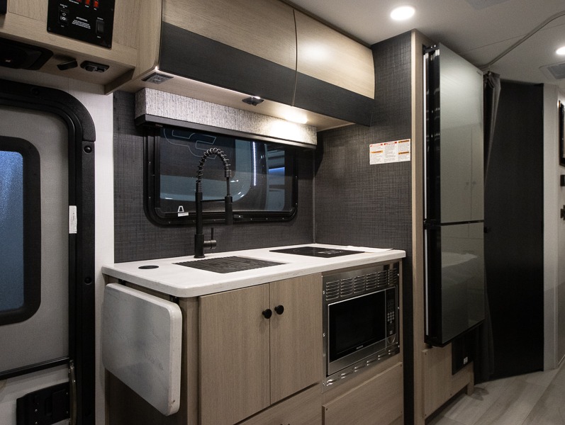 2025 Forest River Sunseeker 2400BDS - Image 11
