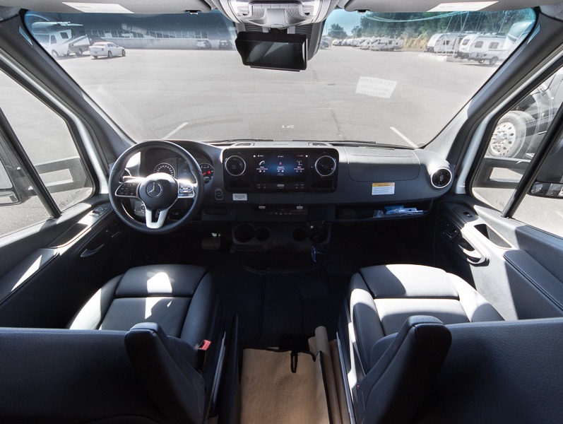 2025 Dynamax Isata 3 Series 24SSSFXM - Image 6