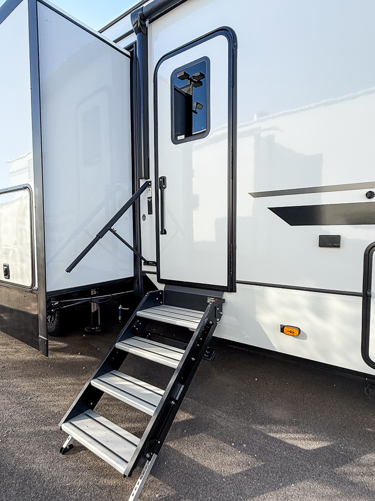 2026 KEYSTONE 380LT - Image 21