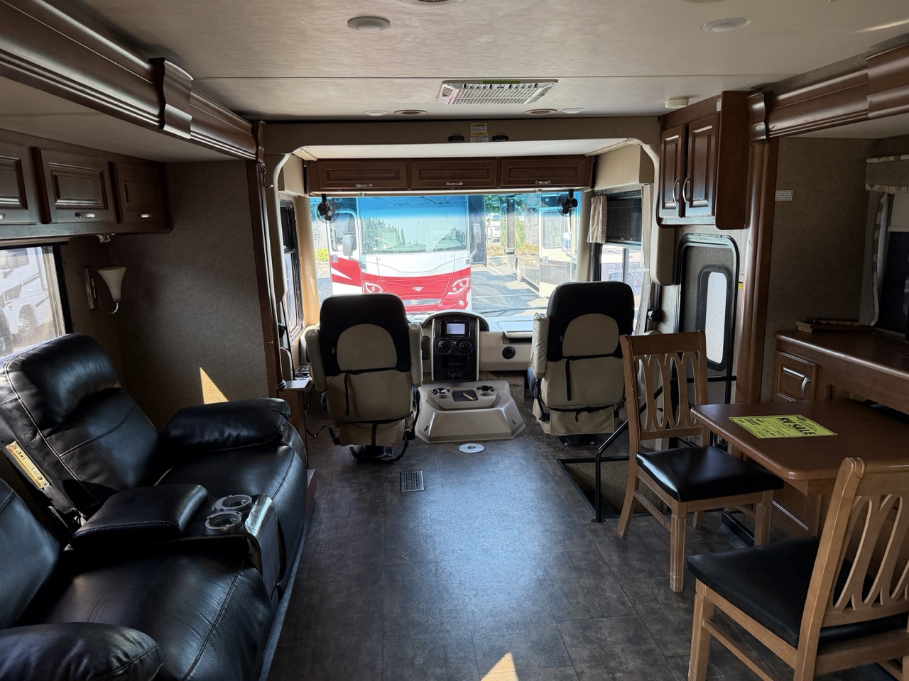 2014 Thor Motor Coach Challenger 37GT - Image 20