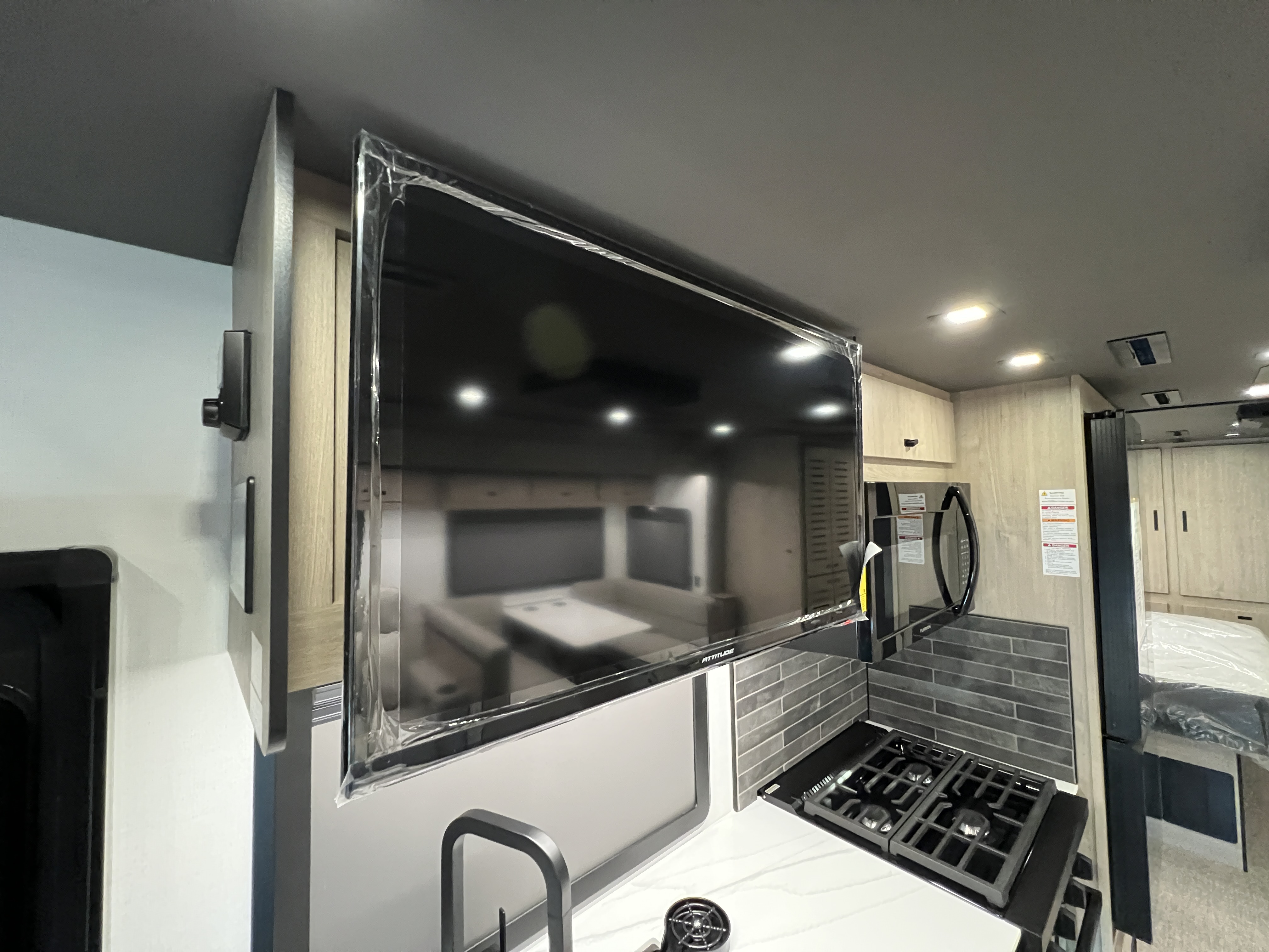 2027 Grand Design Lineage Series F 31ZW - Image 22