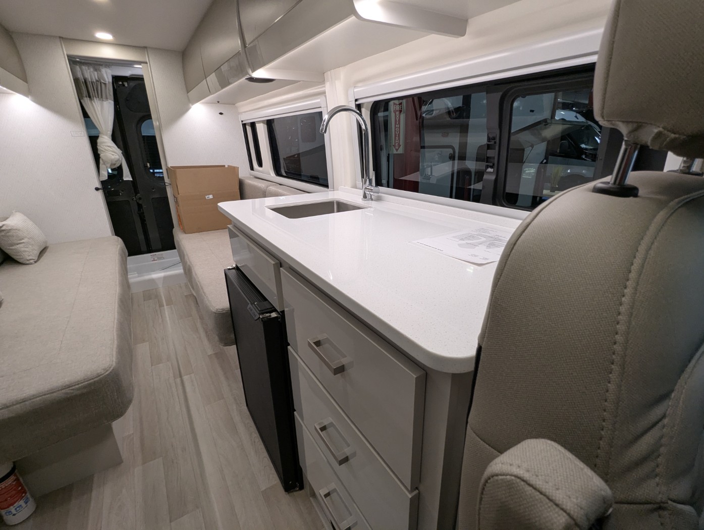 2027 Thor Motor Coach Tellaro 20L - Image 22