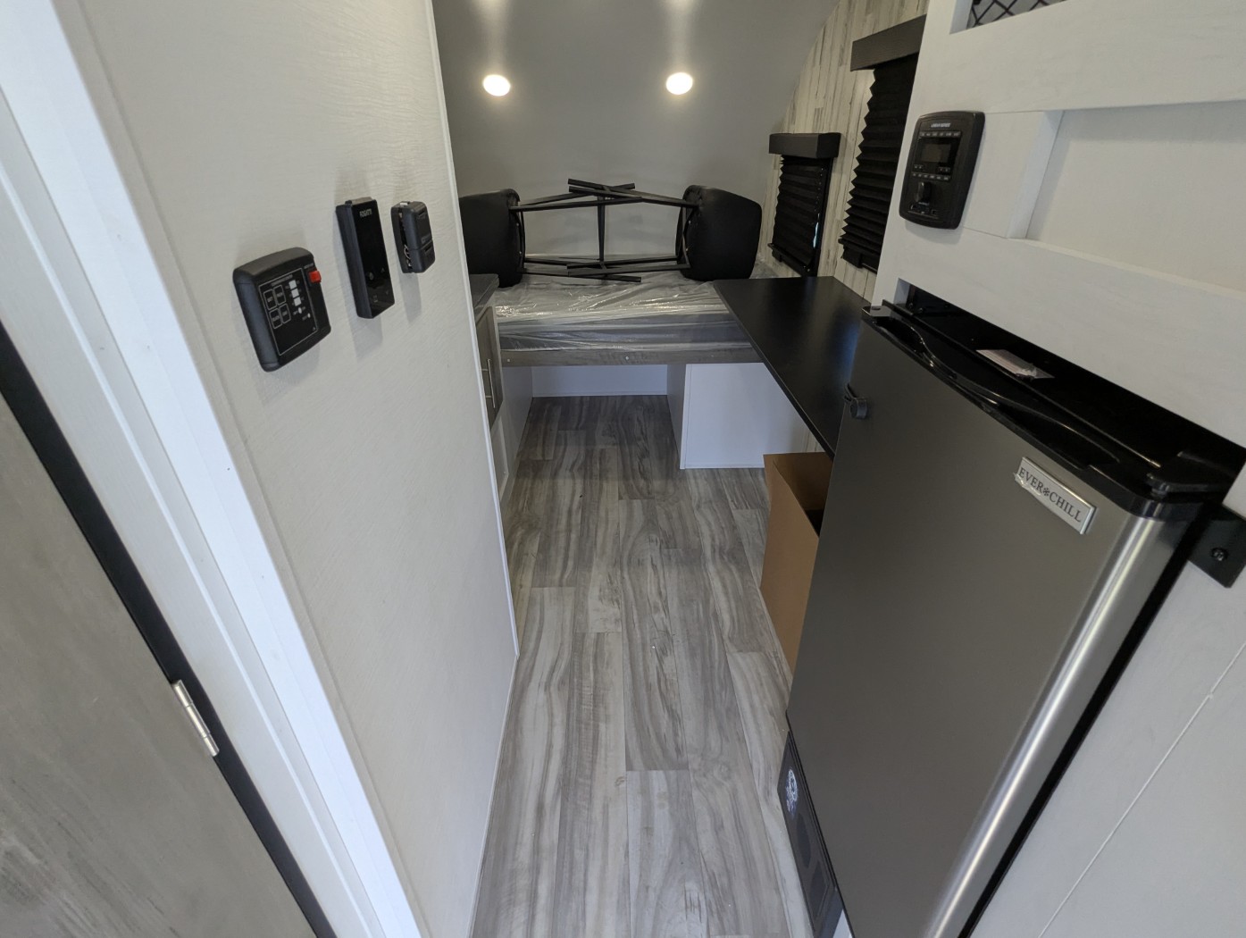 2025 Travel Lite Rove Lite 16RE - Image 11