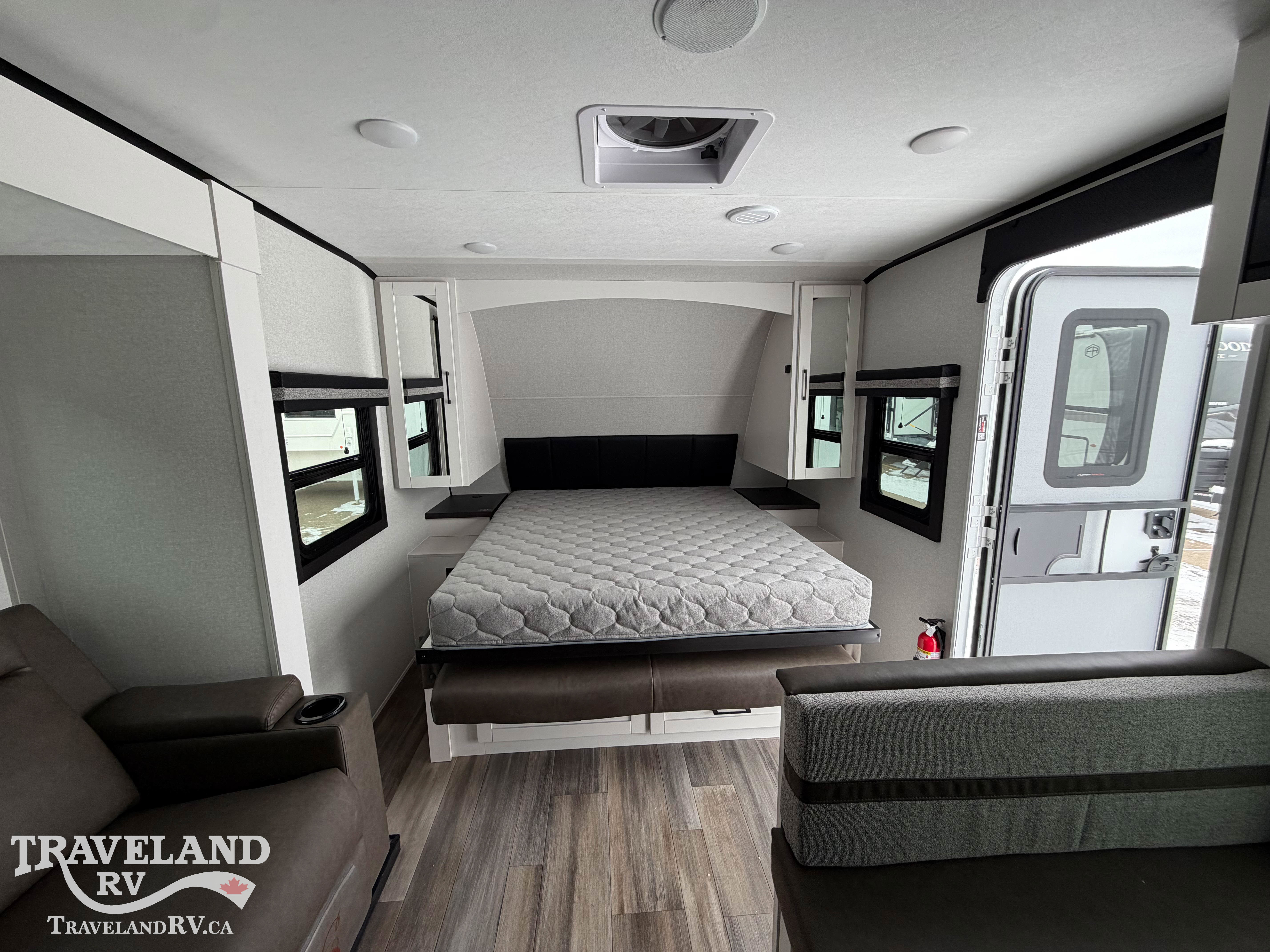 2026 Highland Ridge Range Lite 211RKM - Image 10