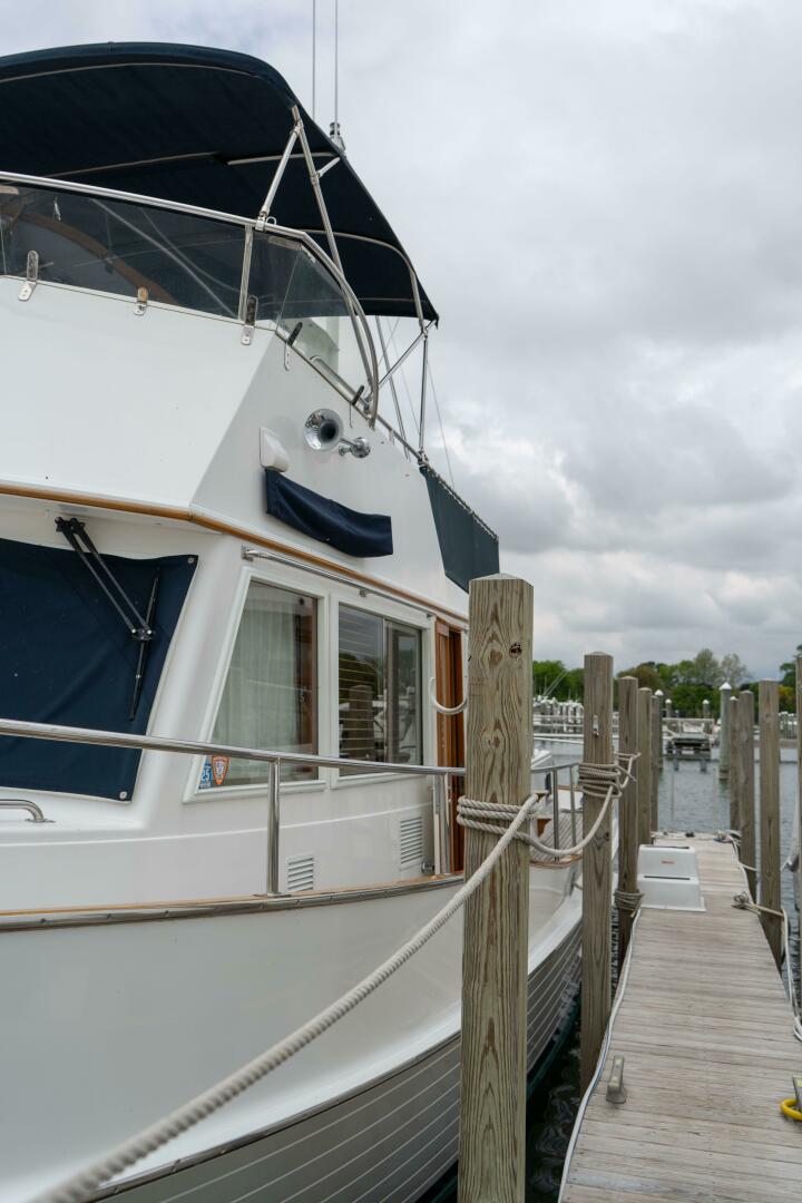 2001 Grand Banks 42 Classic - Image 7
