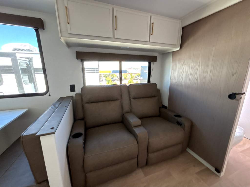 2026 GRAND DESIGN TRANSCEND 26RBX - Image 15