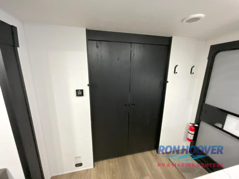 2026 PALOMINO 283BHCE - Image 32