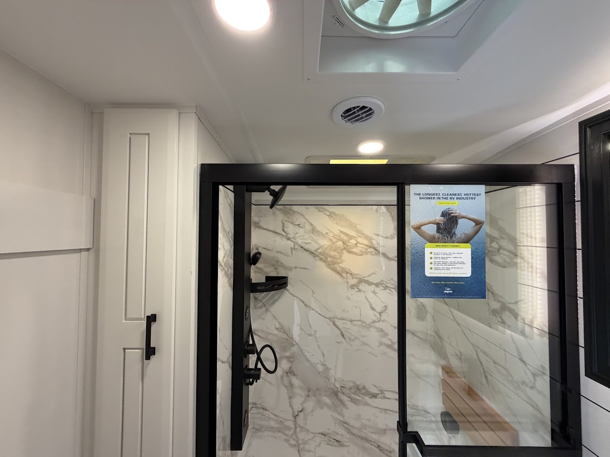 2027 JAYCO PINNACLE 32RLTS - Image 36