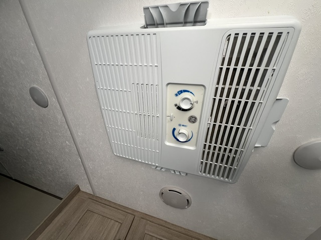 2024 Coachmen Catalina Summit Series 7 164BHX - Image 21