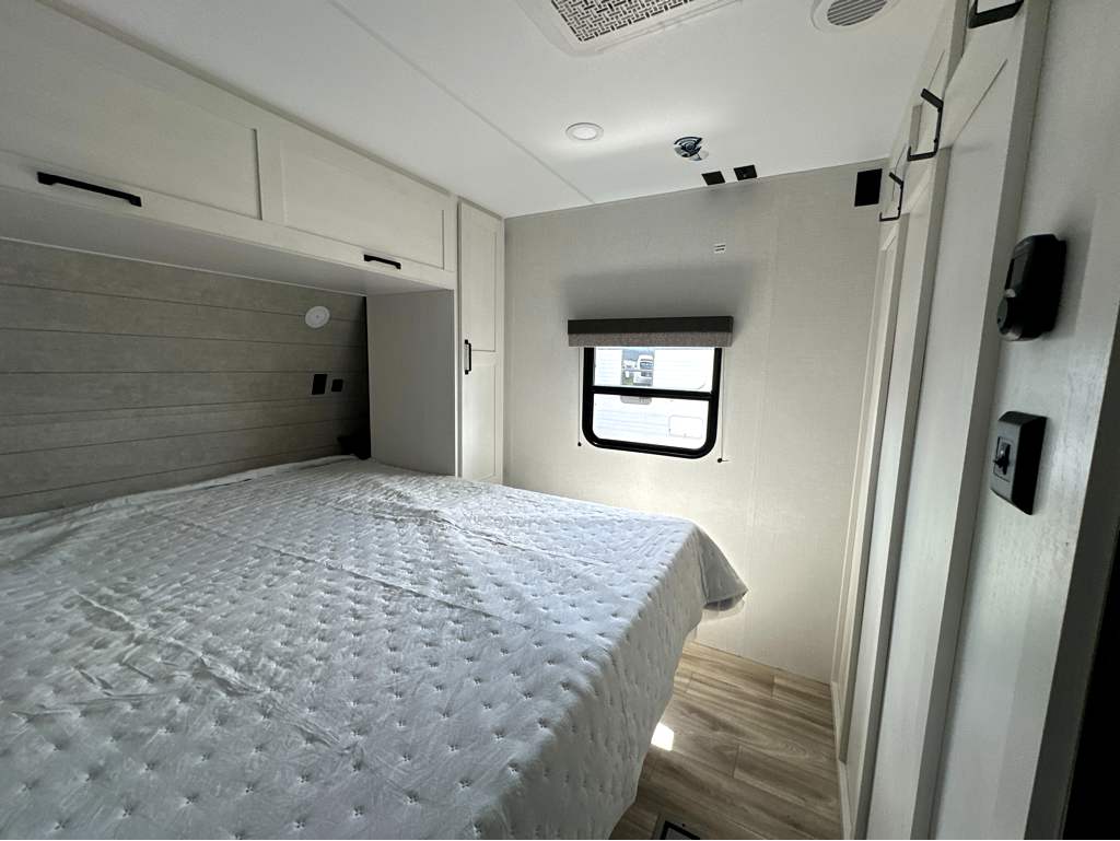 2027 VENTURE RV SIENNA 271VBH - Image 20