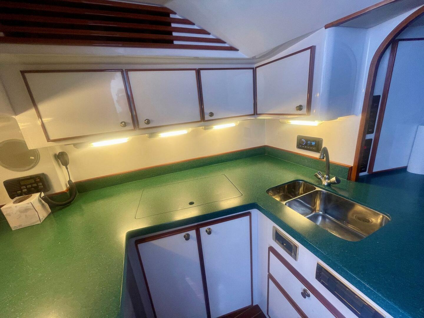 2005 Custom Carolina 40 DeSanti - Image 15