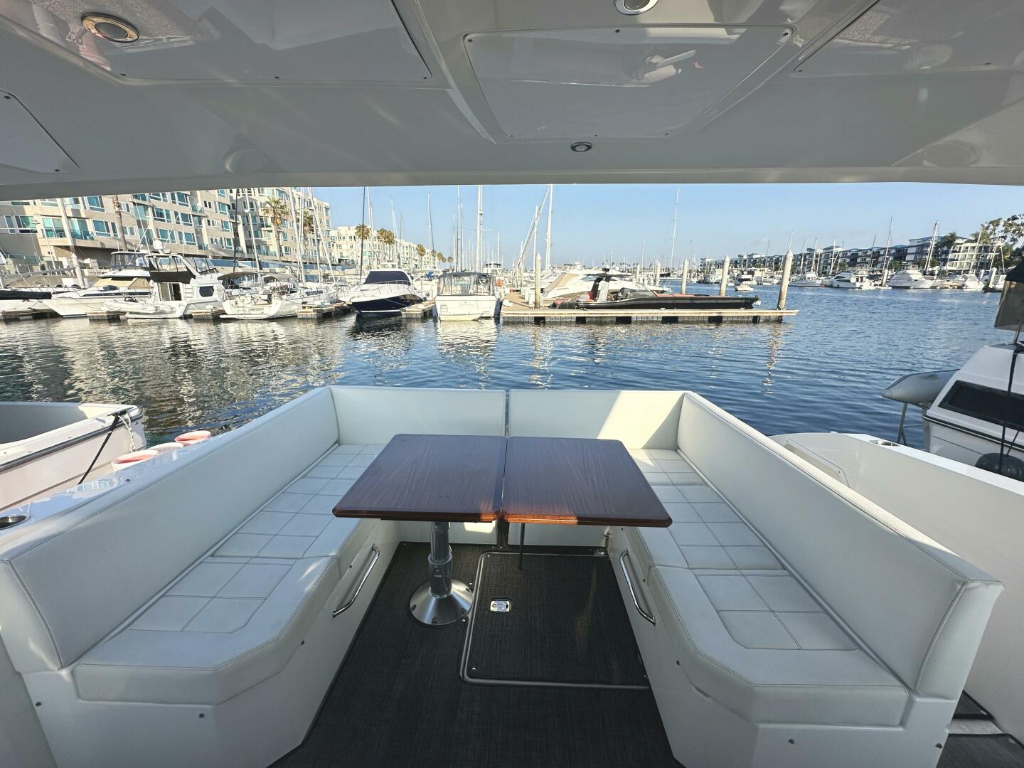 2017 Cruisers Yachts 390 Express Coupe - Image 60
