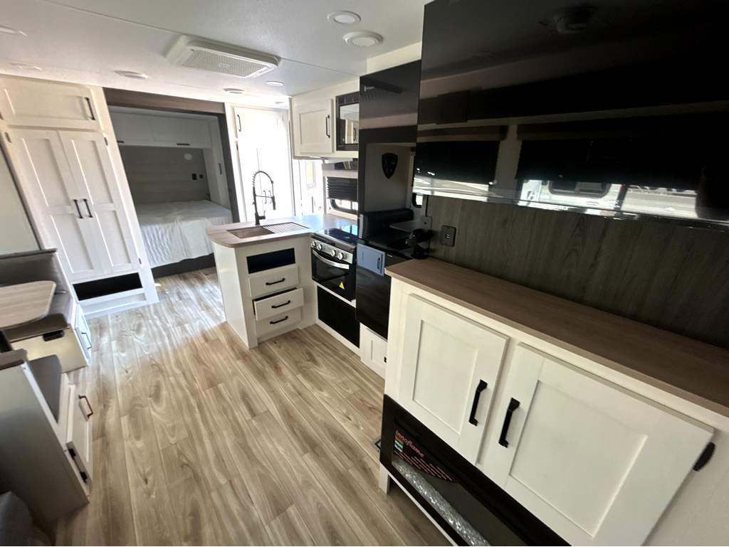 2027 VENTURE RV SIENNA 281VQB - Image 30