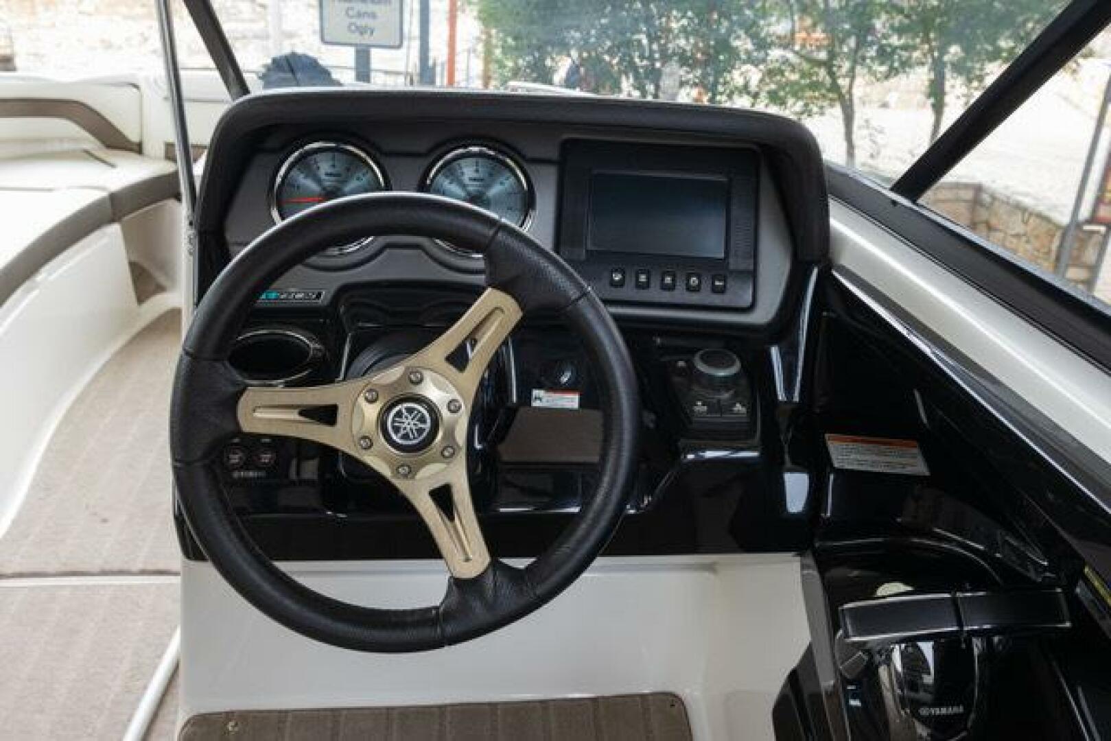 2016 Yamaha Boats 242 Limited S E-Series - Image 37