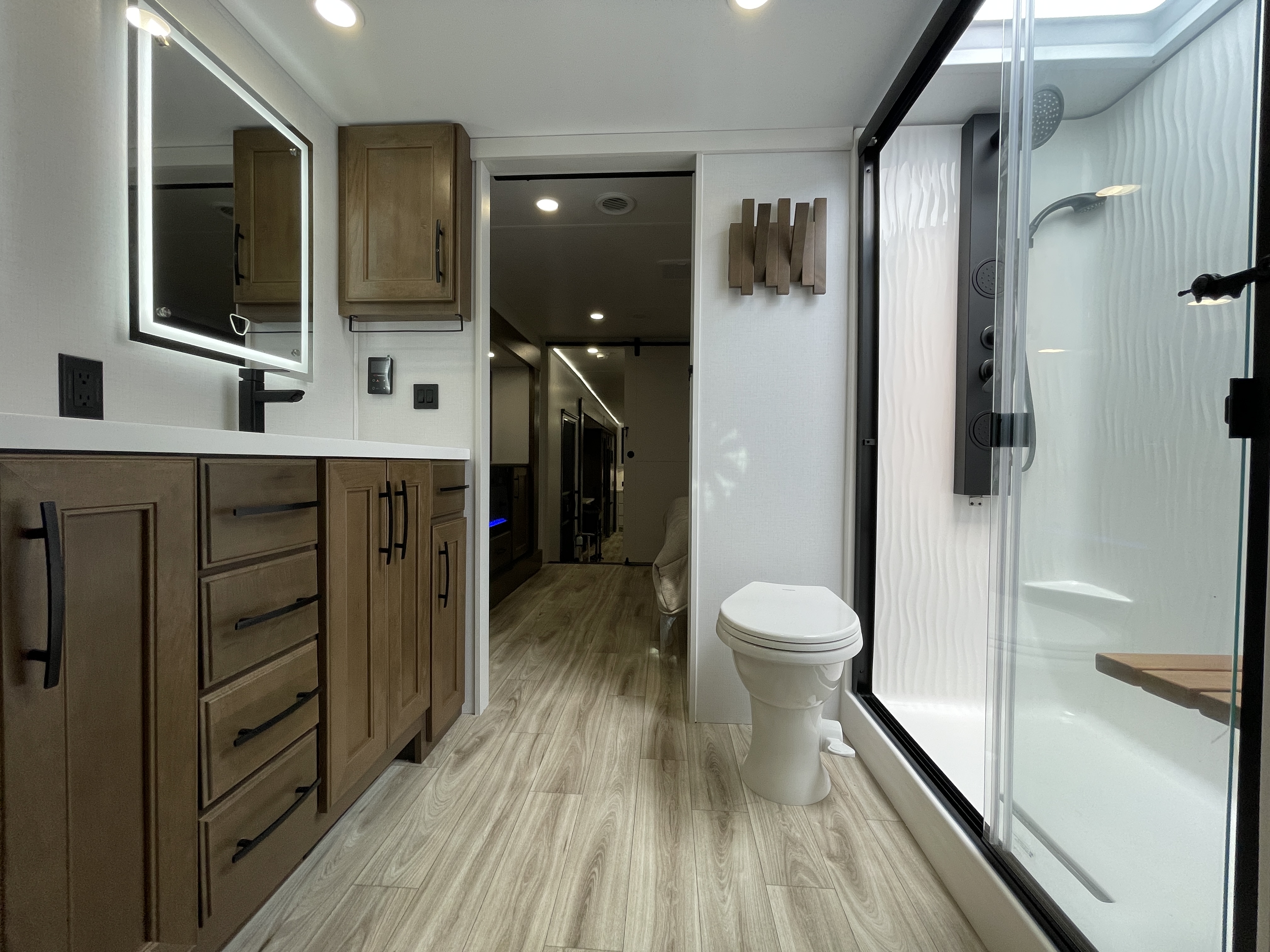 2027 Keystone Montana 3900RK - Image 33