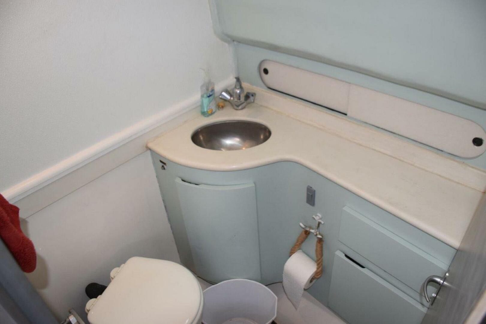 1995 Blackfin Combi 33 - Image 21