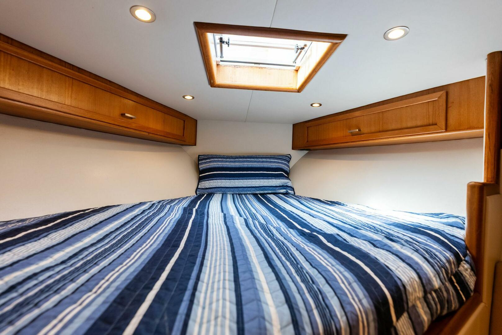2018 Custom Carolina 35 Express - Image 35