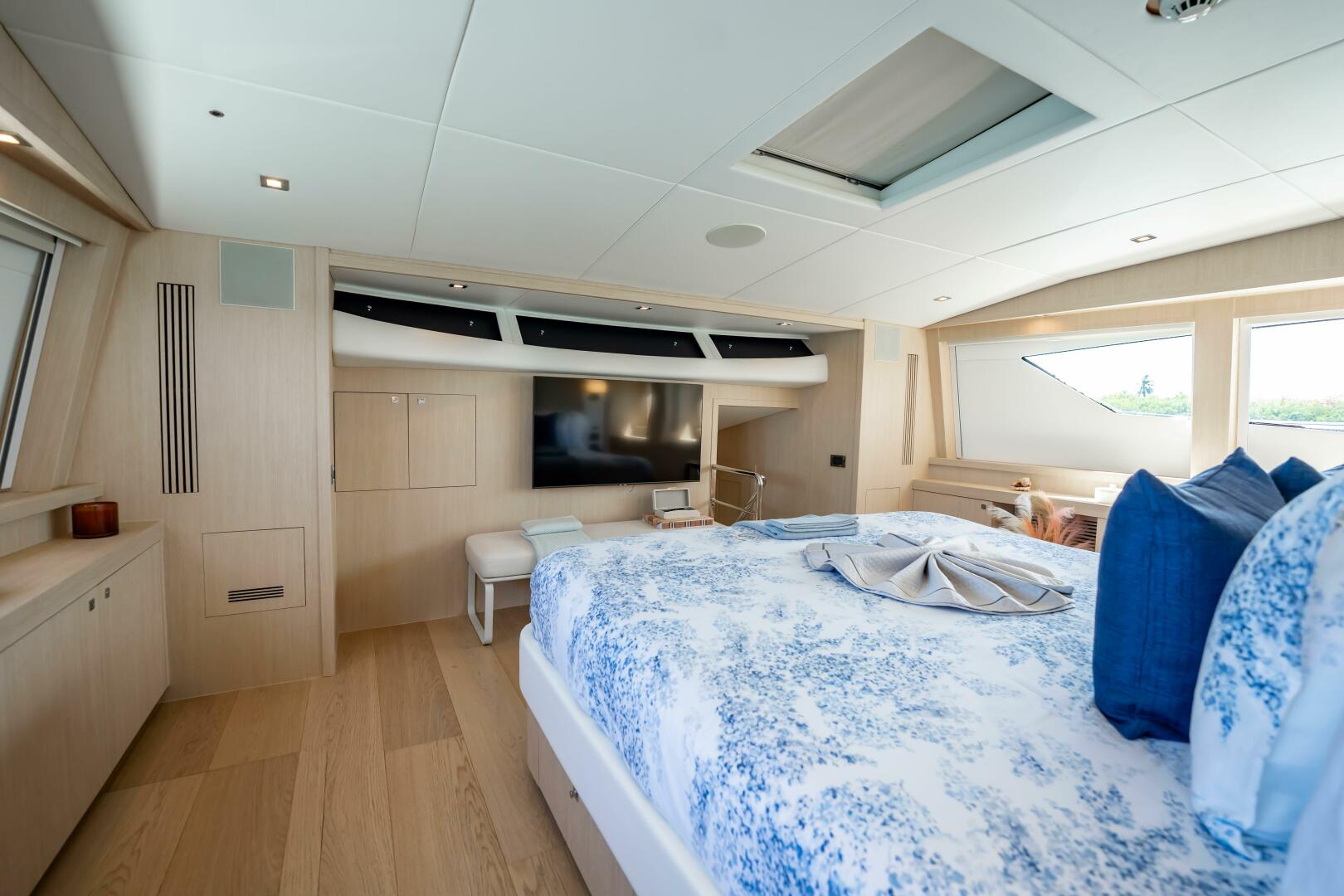 2011 Sunseeker 34 Metre Yacht - Image 44