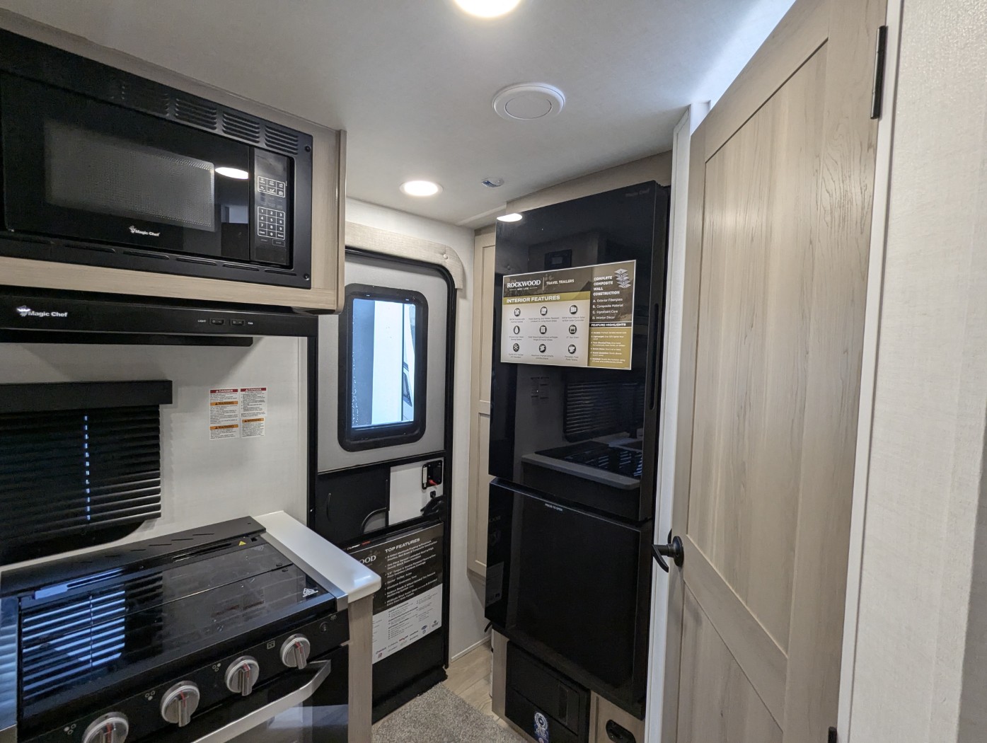 2026 Forest River Rockwood Mini Lite 2109S - Image 11