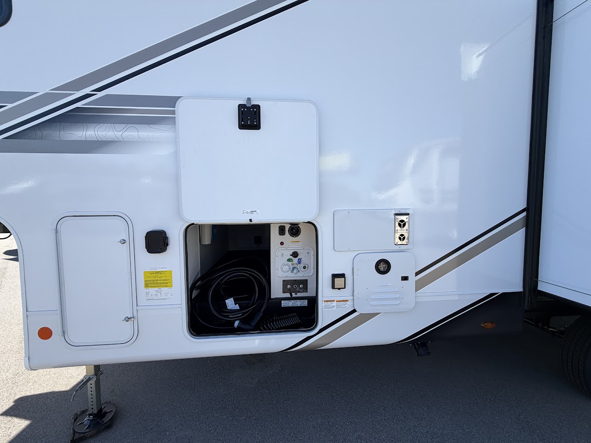 2027 JAYCO EAGLE 29RLC - Image 3