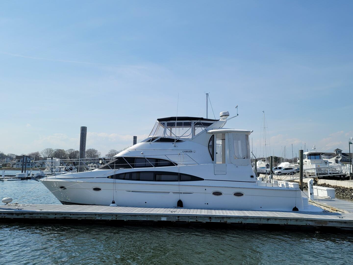 2002 Carver 444 Cockpit Motor Yacht - Image 4