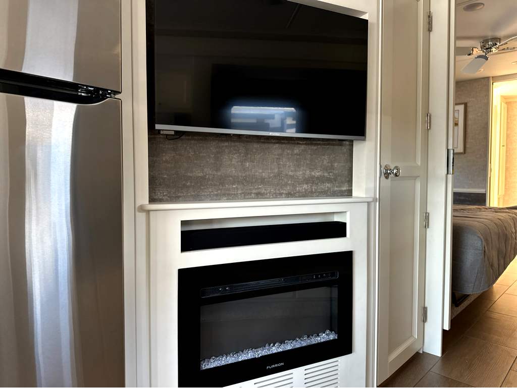 2019 TIFFIN ALLEGRO 34 PA - Image 17