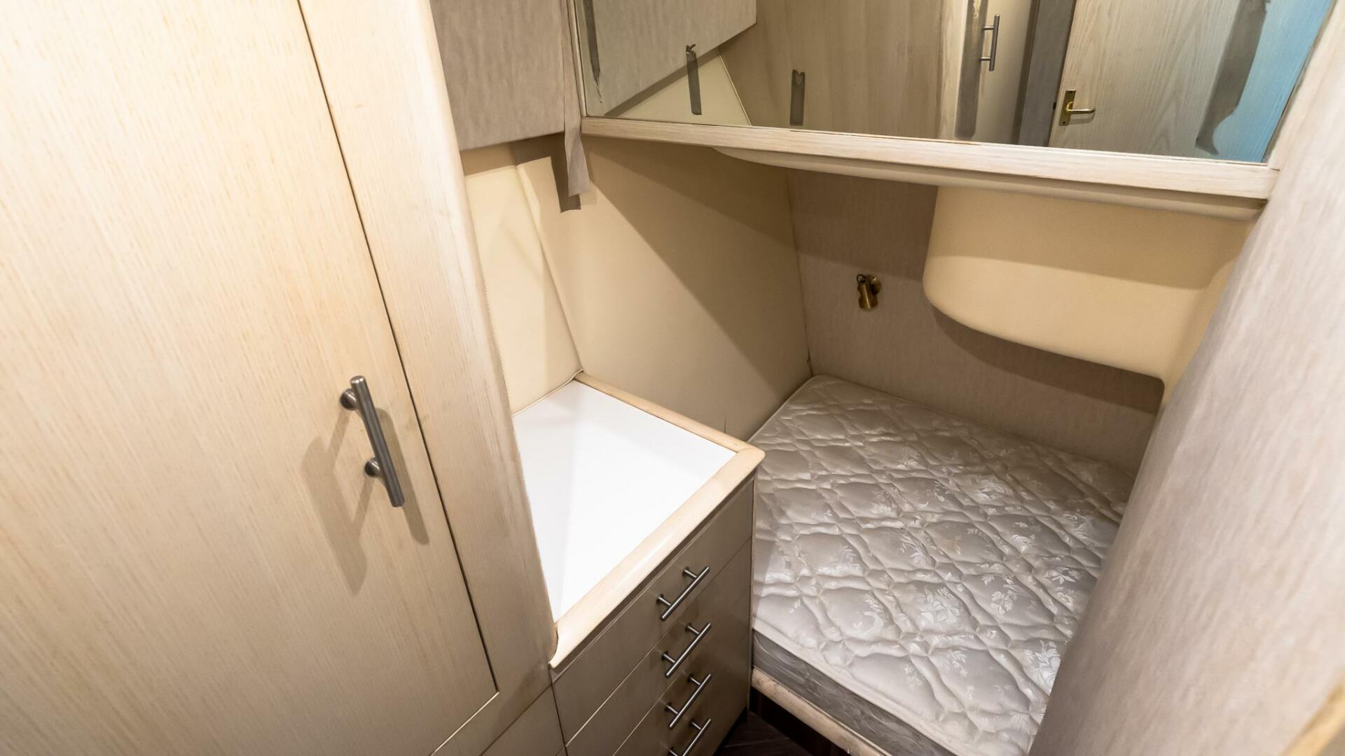 1998 Ocean Yachts 48 Super Sport - Image 33